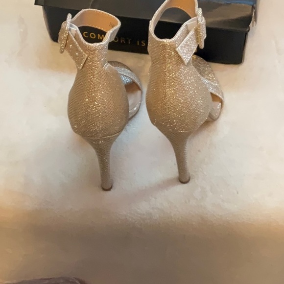 IDIFU Silver Stiletto Heels with Ankle Strap - Picture 3 of 7